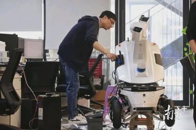 深圳智能機器人研發(fā)熱潮 新一波“人口”爆發(fā)式增長