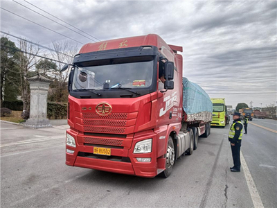 婺源縣交通運(yùn)輸局 強(qiáng)化監(jiān)管與服務(wù)，全力保障春運(yùn)期間集裝箱道路運(yùn)輸安全暢通